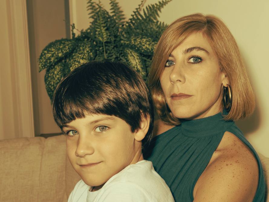 Max criança com a mãe